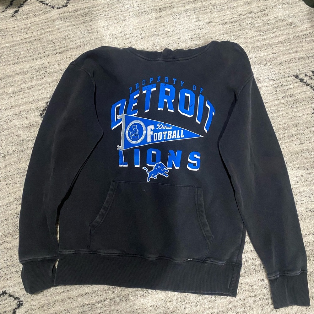 Women’s lions distressed Sweatshirt